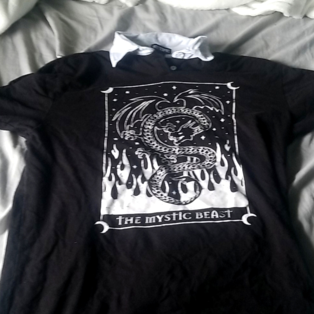 Hot topic over sized shirt women's small